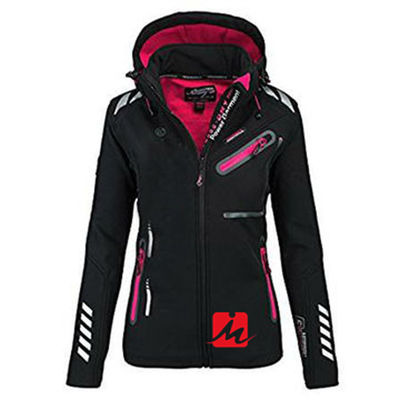 Лайкра полиэстера делает куртку водостойким женщин курток Softshell чавкая на открытом воздухе пешую